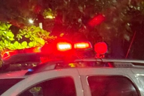 Três pessoas são presas com drogas após tentativa de esconder sacola em Pedro Leopoldo
