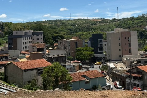 Acidente é registrado no centro de Pedro Leopoldo