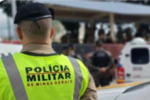 Polícia Militar prende homem e apreende arma e drogas no Centro de Pedro Leopoldo