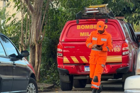 Motorista fica preso às ferragens após acidente com carreta em Pedro Leopoldo