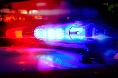 Motorista de aplicativo tem para-brisa danificado após colisão com carga solta na MG-424