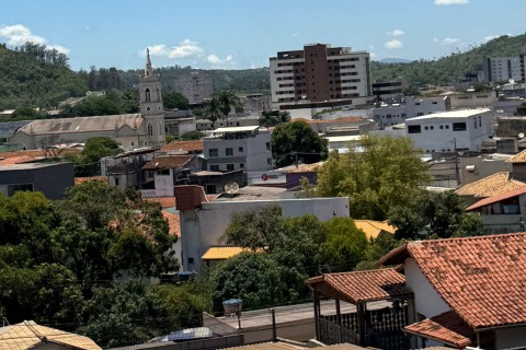 Dois homens são presos por suspeita de tráfico de drogas no Centro de Pedro Leopoldo