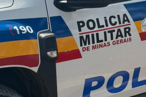 Roubo de carro termina com perseguição, acidente e dois suspeitos detidos em Pedro Leopoldo