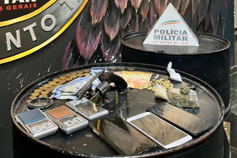 Operação do Tático Móvel apreende mais de 130 porções de drogas e prende dois suspeitos em Pedro Leopoldo