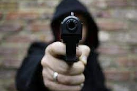 Homem armado invade casa, ameaça vítima e é preso após perseguição em Pedro Leopoldo