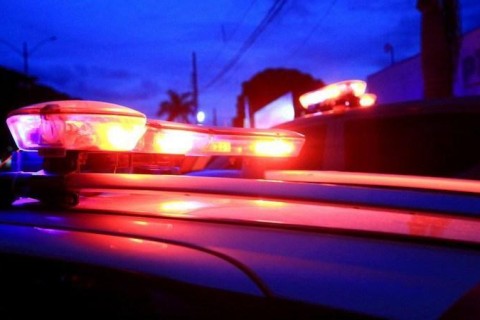 Veículo colide contra poste de radar na MG-424, em Pedro Leopoldo