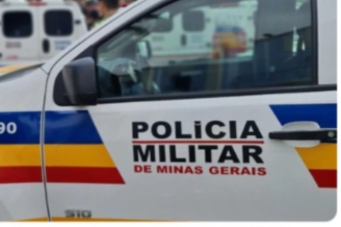 Acidente em Pedro Leopoldo: carro cai em córrego após motorista cochilar ao volante