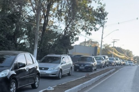 Trânsito pesado na Agenor Teixeira reforça urgência por melhorias viárias em Pedro Leopoldo