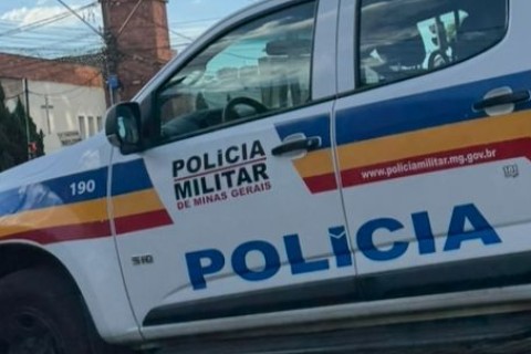 Carro é removido após abordagem por infrações de trânsito em Pedro Leopoldo