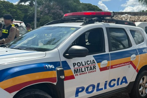 Homem com mandado de prisão em aberto é detido bairro Dom Camilo, em Pedro Leopoldo