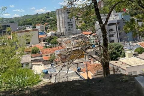 Colisão é registrada em cruzamento central de Pedro Leopoldo