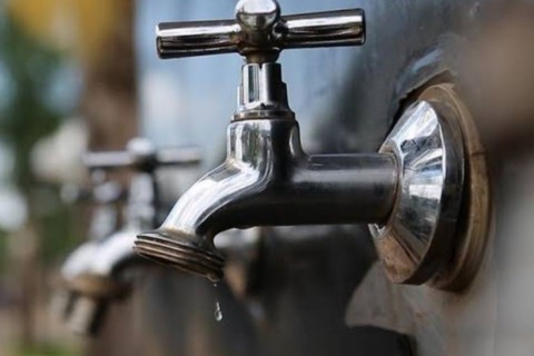 Moradores de Lagoa de Santo Antônio reclamam de falta de água e Copasa responde