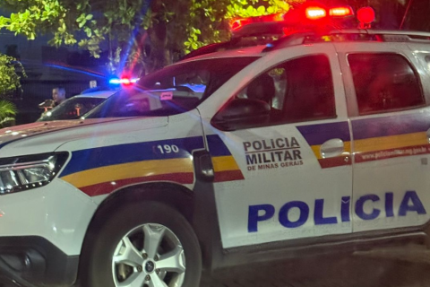 Pedestre fica ferido após ser atropelado por motocicleta em Pedro Leopoldo