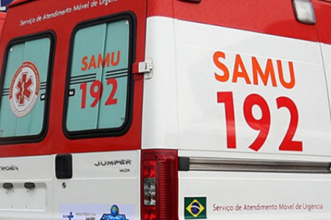 Acidente entre carro e motocicleta deixa uma vítima ferida na MG-424, em Matozinhos