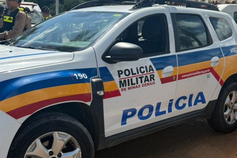 Motocicleta é removida durante blitz de trânsito no Centro de Pedro Leopoldo